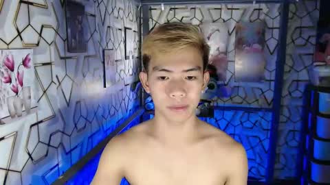 clyde_twinkx online show from December 1, 6:00 pm