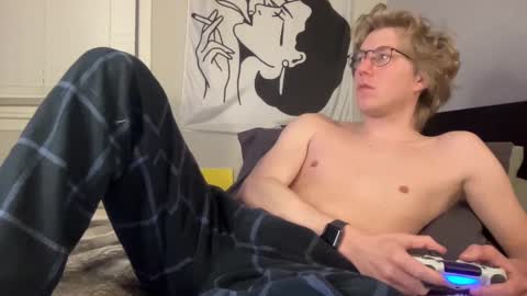 Clyde Austin online show from December 26, 3:59 am