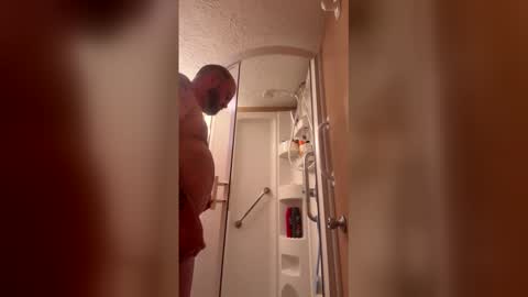 cmann712 online show from April 25, 6:49 pm