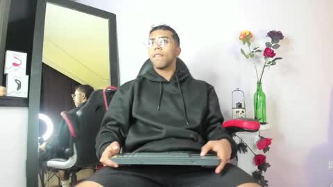 colstorw_ online show from October 6, 10:31 am