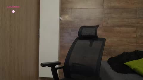 connor_h1 online show from March 14, 5:14 am