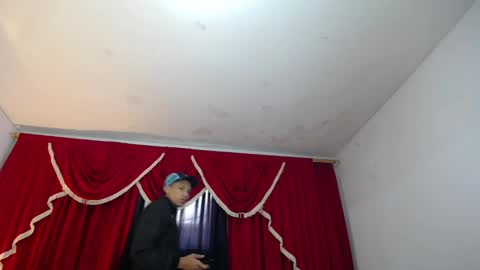  . .. .  online show from January 25, 11:55 am