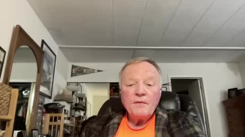 Snapshot of cookoosnest chatting on February 14, 4:47 am cookoosnest online show from February 14, 4:47 am