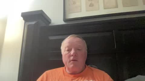 Snapshot of cookoosnest chatting on December 24, 2:12 pm cookoosnest online show from December 24, 2:12 pm