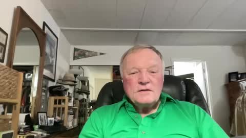 Snapshot of cookoosnest chatting on December 22, 5:45 am cookoosnest online show from December 22, 5:45 am