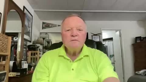 Snapshot of cookoosnest chatting on January 7, 1:06 am cookoosnest online show from January 7, 1:06 am