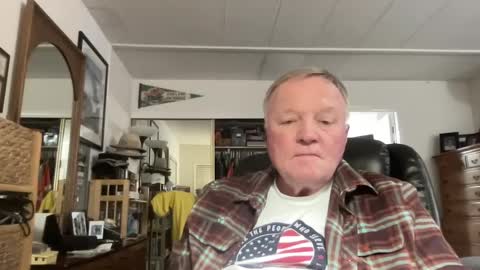 Snapshot of cookoosnest chatting on December 6, 4:25 am cookoosnest online show from December 6, 4:25 am