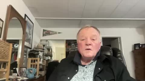 Snapshot of cookoosnest chatting on December 16, 5:06 am cookoosnest online show from December 16, 5:06 am