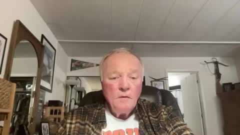 Snapshot of cookoosnest chatting on October 29, 3:20 am cookoosnest online show from October 29, 3:20 am