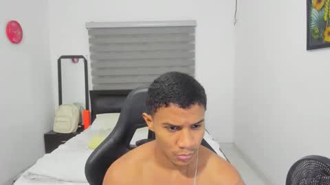 Ethan  online show from February 1, 11:36 pm