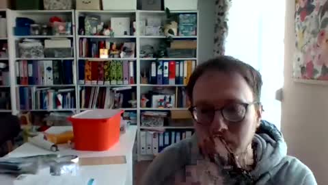 Snapshot of creloxp chatting on February 18, 8:27 am creloxp online show from February 18, 8:27 am