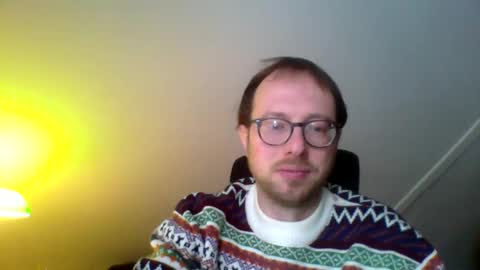 Snapshot of creloxp chatting on December 10, 10:28 am creloxp online show from December 10, 10:28 am