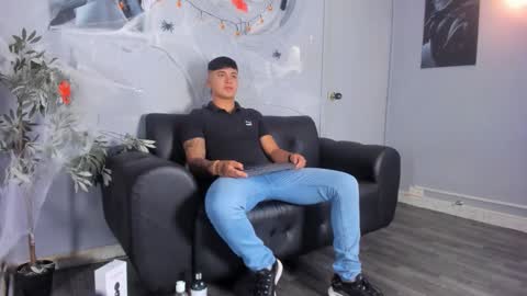 Cristopher online show from October 4, 11:04 am