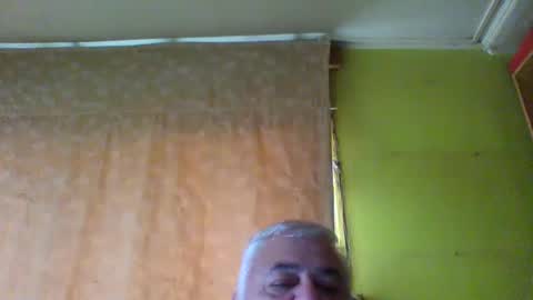 crmperez online show from December 16, 9:33 pm