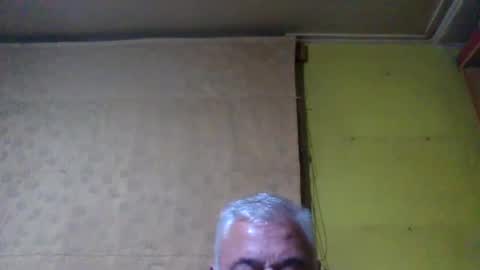 crmperez online show from November 22, 2:11 am