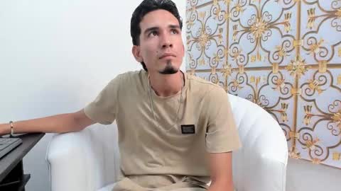 Snapshot of cum_serafin chatting on October 28, 2:58 am JOHN online show from October 28, 2:58 am