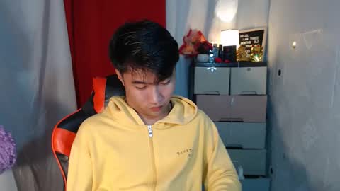 Snapshot of cumhavefun25 chatting on October 22, 11:30 pm ask me online show from October 22, 11:30 pm