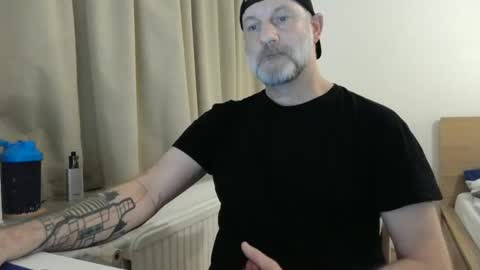 Snapshot of curman85 chatting on January 7, 11:14 pm Curman85 online show from January 7, 11:14 pm