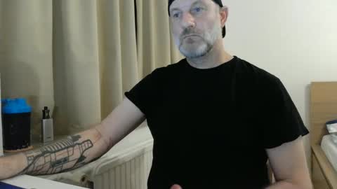 Snapshot of curman85 chatting on January 9, 11:34 pm Curman85 online show from January 9, 11:34 pm