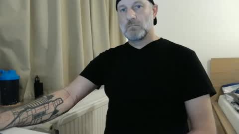 Snapshot of curman85 chatting on January 11, 12:22 am Curman85 online show from January 11, 12:22 am