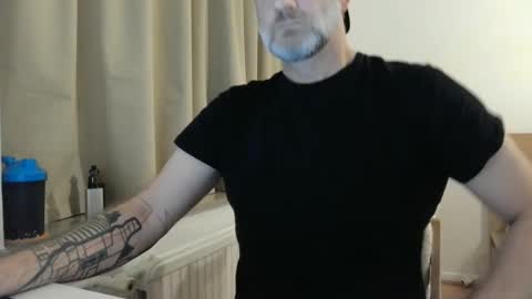 Snapshot of curman85 chatting on January 18, 12:50 am Curman85 online show from January 18, 12:50 am