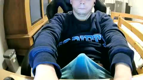 Cuteboy090 online show from October 28, 11:18 pm