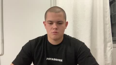 Snapshot of cutebutnaughty_ chatting on October 9, 6:57 pm Alex online show from October 9, 6:57 pm