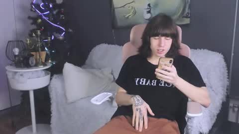 cutiekai_ online show from January 10, 4:06 am