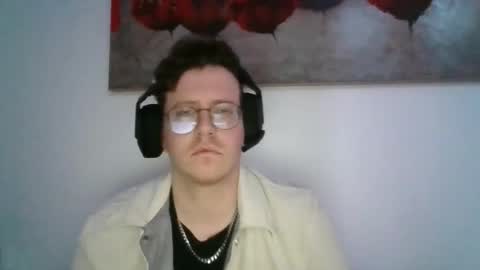 cutiie2004 online show from May 5, 9:37 pm