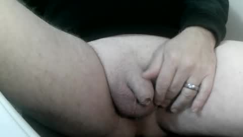 Snapshot of daddysmalls_55 chatting on January 15, 4:21 pm daddysmalls online show from January 15, 4:21 pm