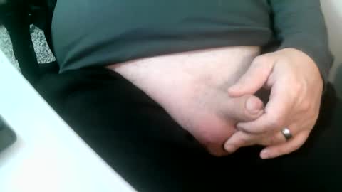 Snapshot of daddysmalls_55 chatting on January 6, 4:34 pm daddysmalls online show from January 6, 4:34 pm