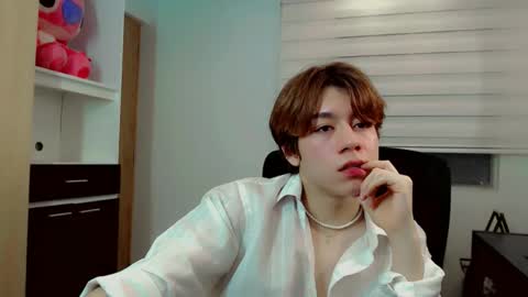 dae_lune online show from February 20, 11:49 pm