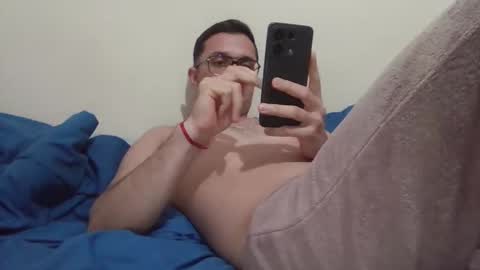 dale_guaya online show from February 16, 7:45 pm