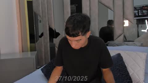 Snapshot of dallen_grant chatting on October 27, 12:07 pm Dallen Grant online show from October 27, 12:07 pm