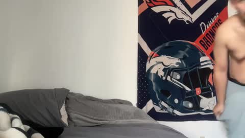 Snapshot of damiam_xj chatting on December 13, 3:32 pm damiam xj online show from December 13, 3:32 pm