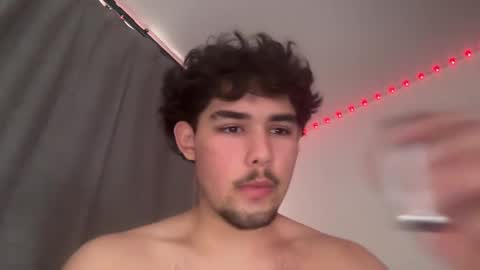 Snapshot of damiam_xj chatting on March 6, 7:10 pm damiam xj online show from March 6, 7:10 pm