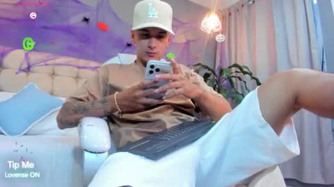 DAMIAN online show from October 7, 3:16 pm