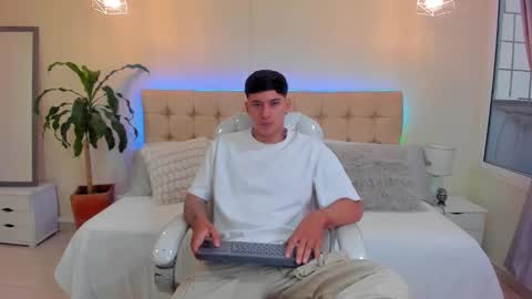 DAMIAN online show from January 15, 12:25 pm