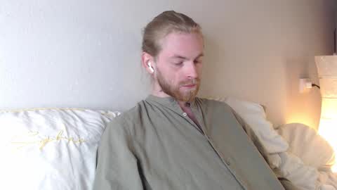Snapshot of damien_diamond chatting on October 21, 5:49 pm damien_diamond online show from October 21, 5:49 pm