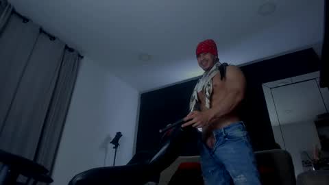 INSTAGRAM  DAMMIANMILLEROFICIAL online show from April 9, 6:19 am