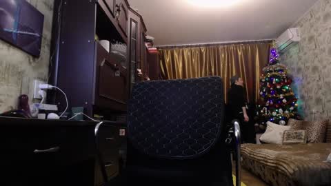 Daniel Grayson online show from December 23, 11:36 am