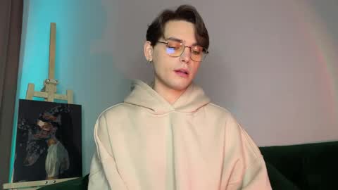 danieltuckerr online show from November 12, 10:25 pm