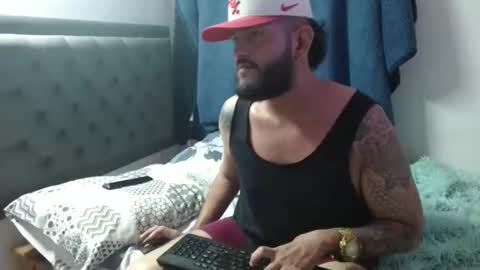 daniloh_xxx online show from February 14, 3:18 pm