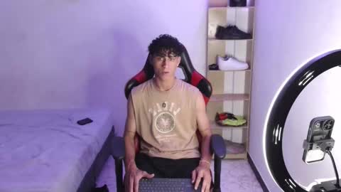 Snapshot of dante_lord chatting on October 23, 5:22 am Dante online show from October 23, 5:22 am