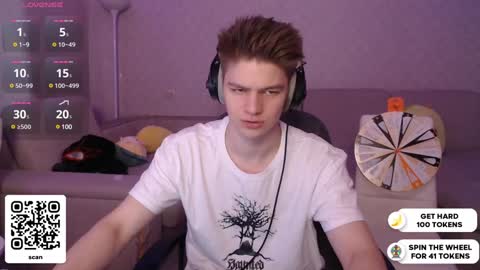 Snapshot of dantebigboi chatting on December 12, 6:31 pm Daniel online show from December 12, 6:31 pm