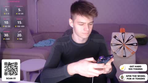 Snapshot of dantebigboi chatting on December 10, 5:22 pm Daniel online show from December 10, 5:22 pm