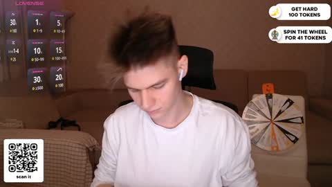 Snapshot of dantebigboi chatting on January 25, 5:19 pm Daniel online show from January 25, 5:19 pm