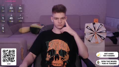 Snapshot of dantebigboi chatting on December 16, 7:00 pm Daniel online show from December 16, 7:00 pm