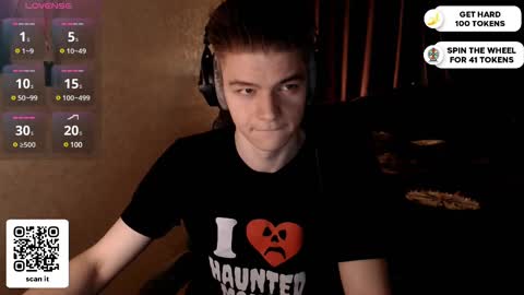 Snapshot of dantebigboi chatting on February 20, 8:14 pm Daniel online show from February 20, 8:14 pm