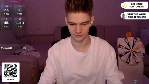 Snapshot of dantebigboi chatting on January 19, 12:17 am Daniel online show from January 19, 12:17 am